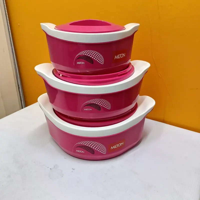 Milton Marvel Casserole Set.